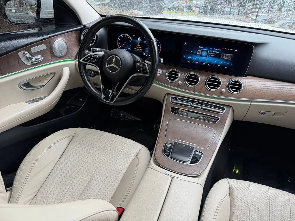Mercedes-Benz E-Class photo 38