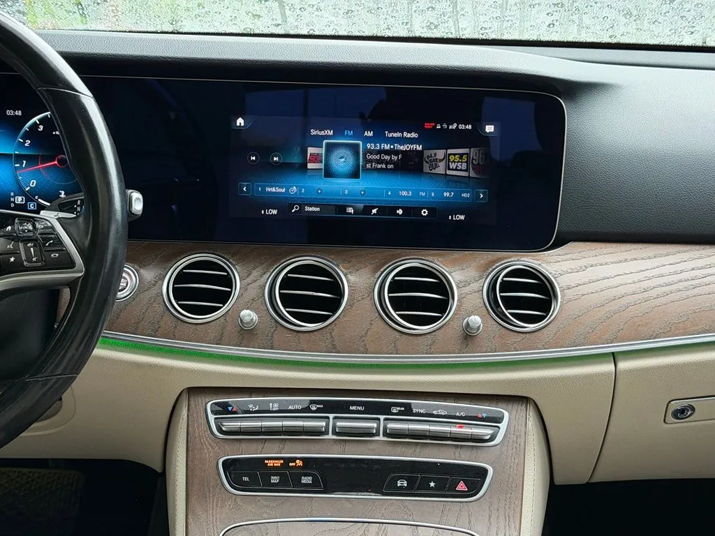 Mercedes-Benz E-Class photo 44