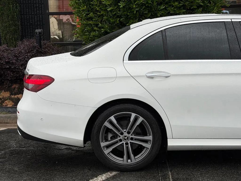 Mercedes-Benz E-Class photo 20