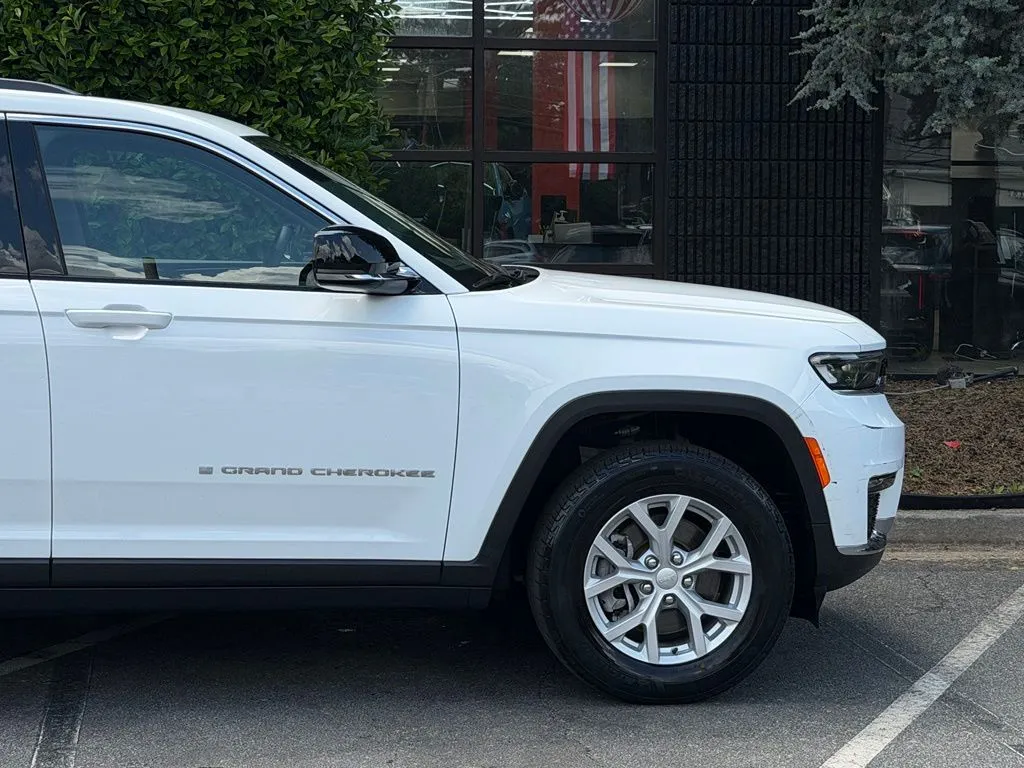 Jeep Grand Cherokee L photo 23