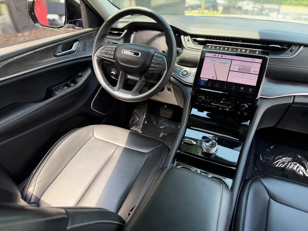 Jeep Grand Cherokee L photo 45