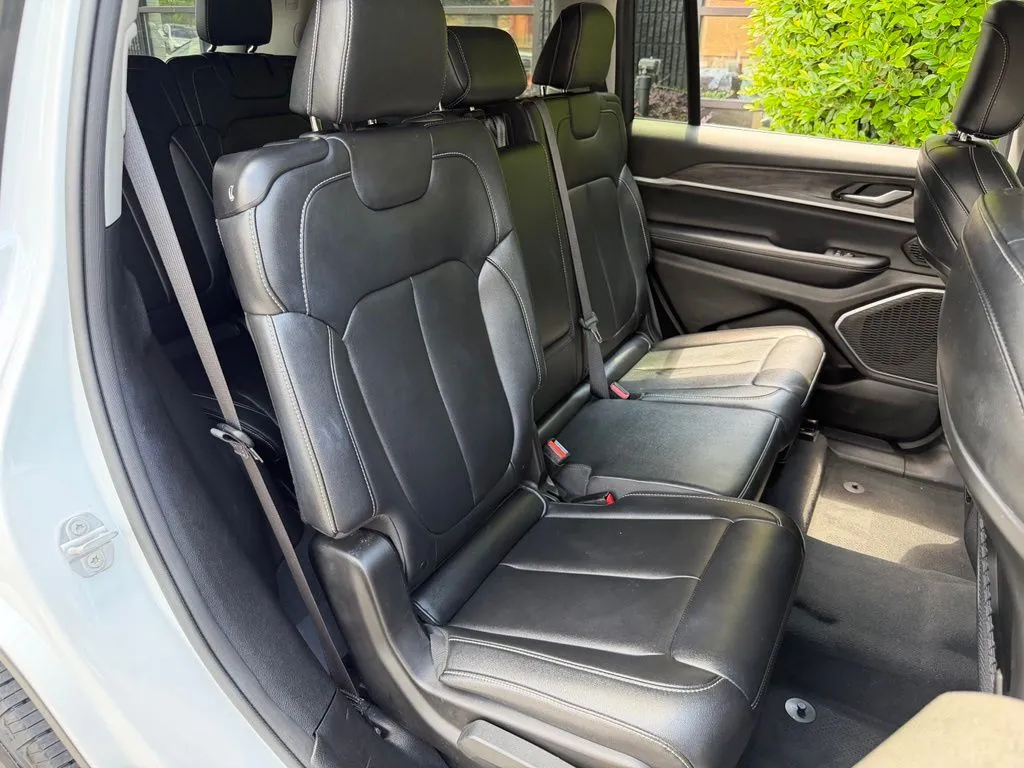 Jeep Grand Cherokee L photo 41