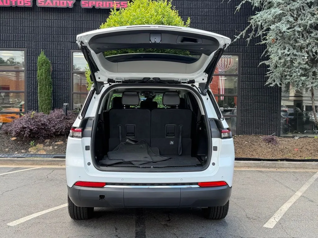 Jeep Grand Cherokee L photo 17