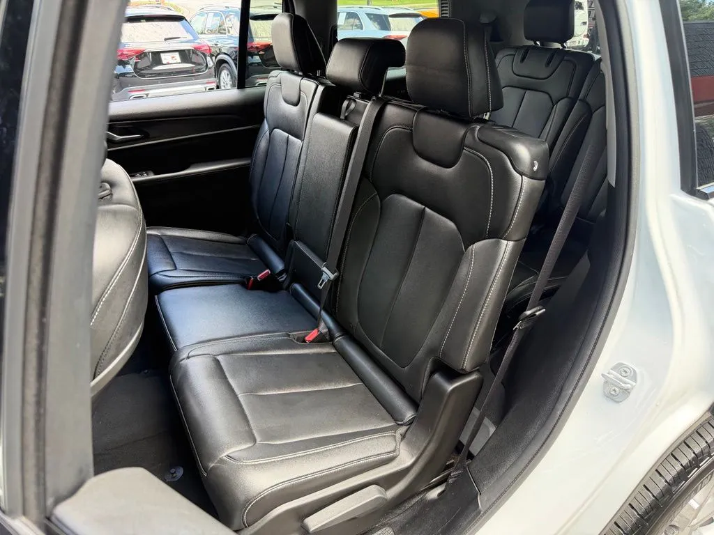 Jeep Grand Cherokee L photo 32