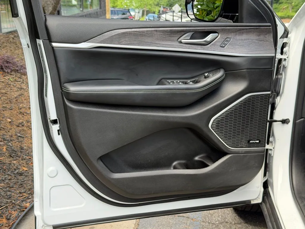 Jeep Grand Cherokee L photo 29