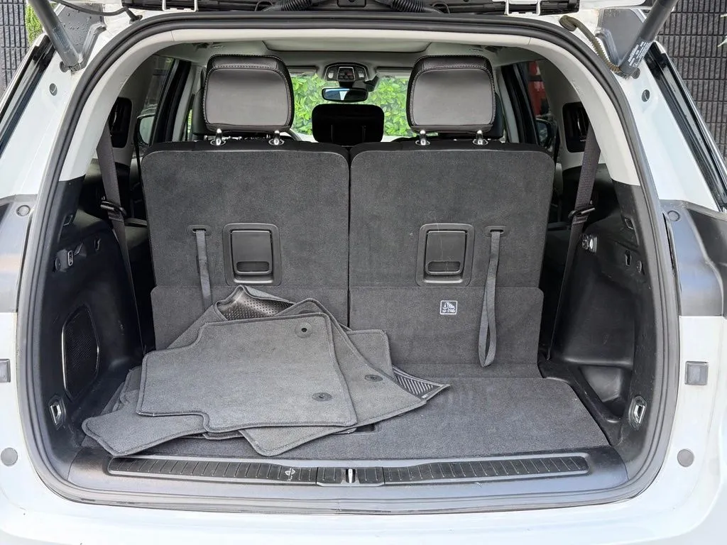 Jeep Grand Cherokee L photo 18