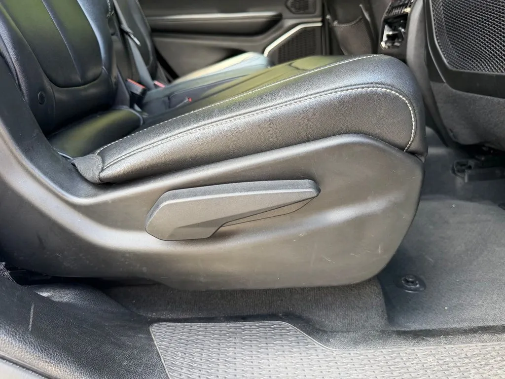Jeep Grand Cherokee L photo 42