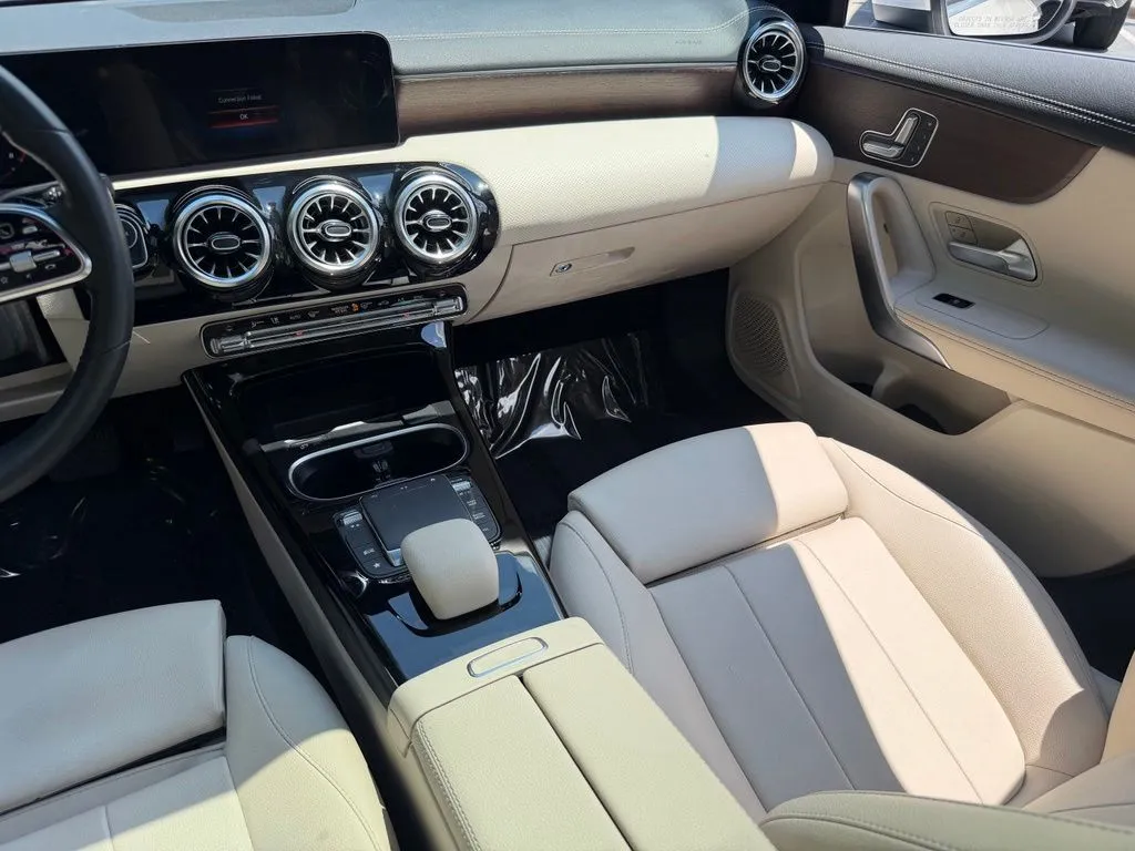 Mercedes-Benz CLA photo 44