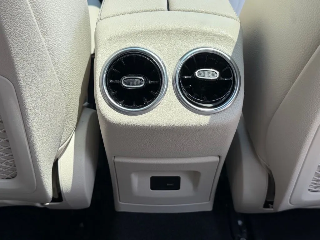 Mercedes-Benz CLA photo 53