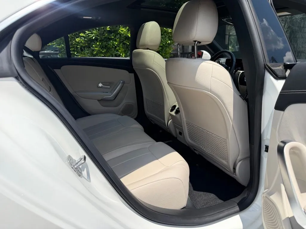Mercedes-Benz CLA photo 40