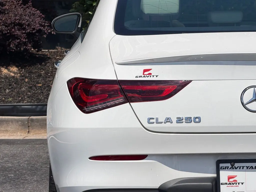 Mercedes-Benz CLA photo 16