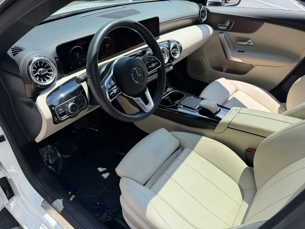 Mercedes-Benz CLA photo 25