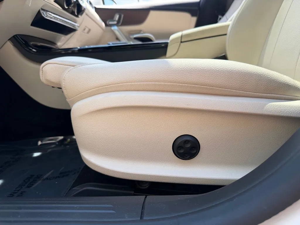 Mercedes-Benz CLA photo 28