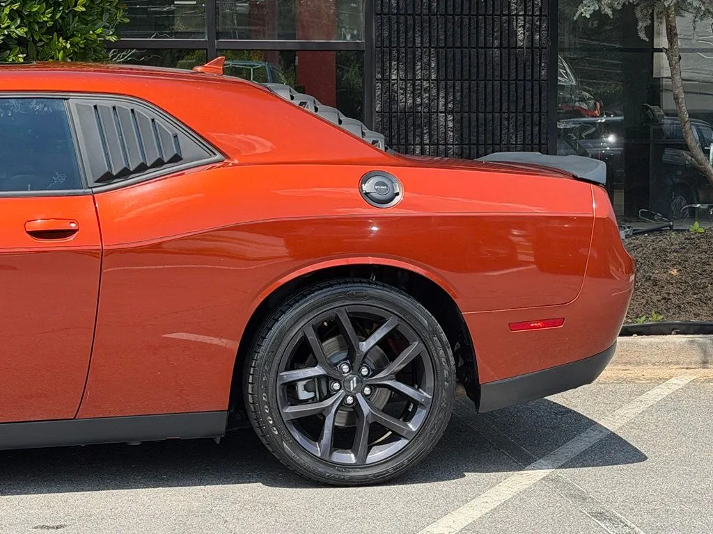 Dodge Challenger photo 11