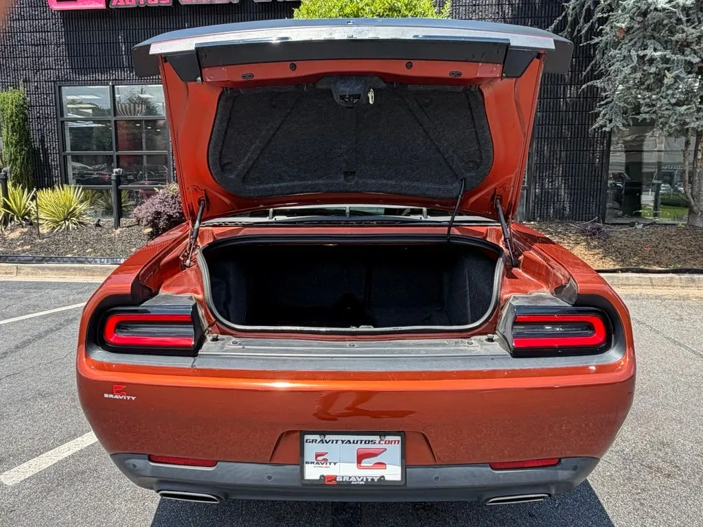 Dodge Challenger photo 17
