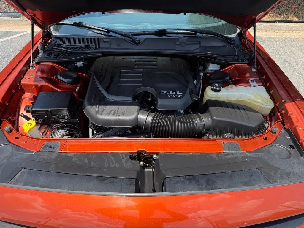 Dodge Challenger photo 6