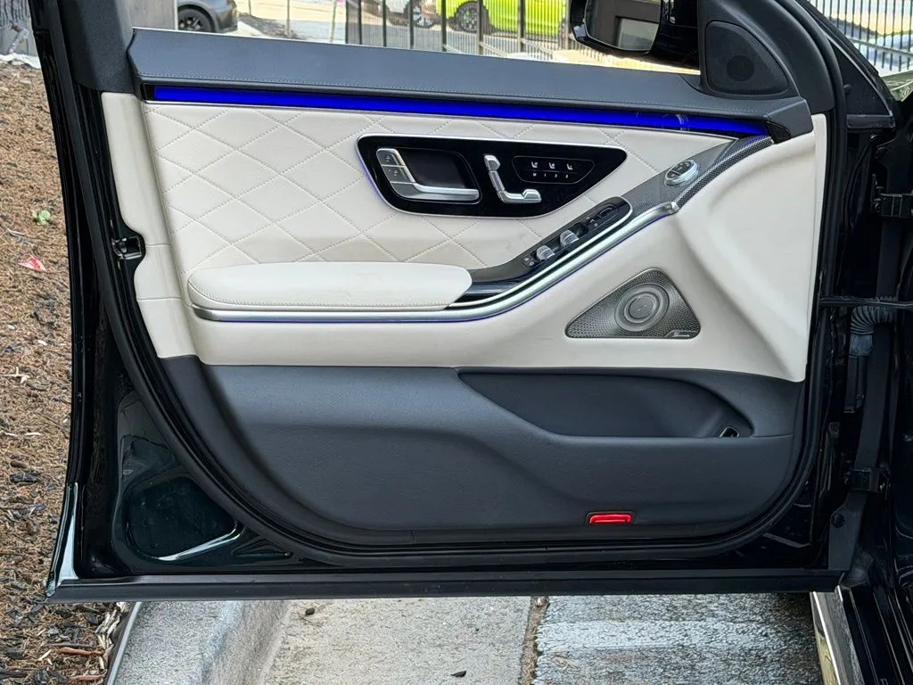 Mercedes-Benz S-Class photo 28
