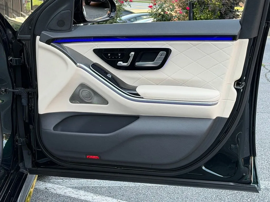 Mercedes-Benz S-Class photo 35