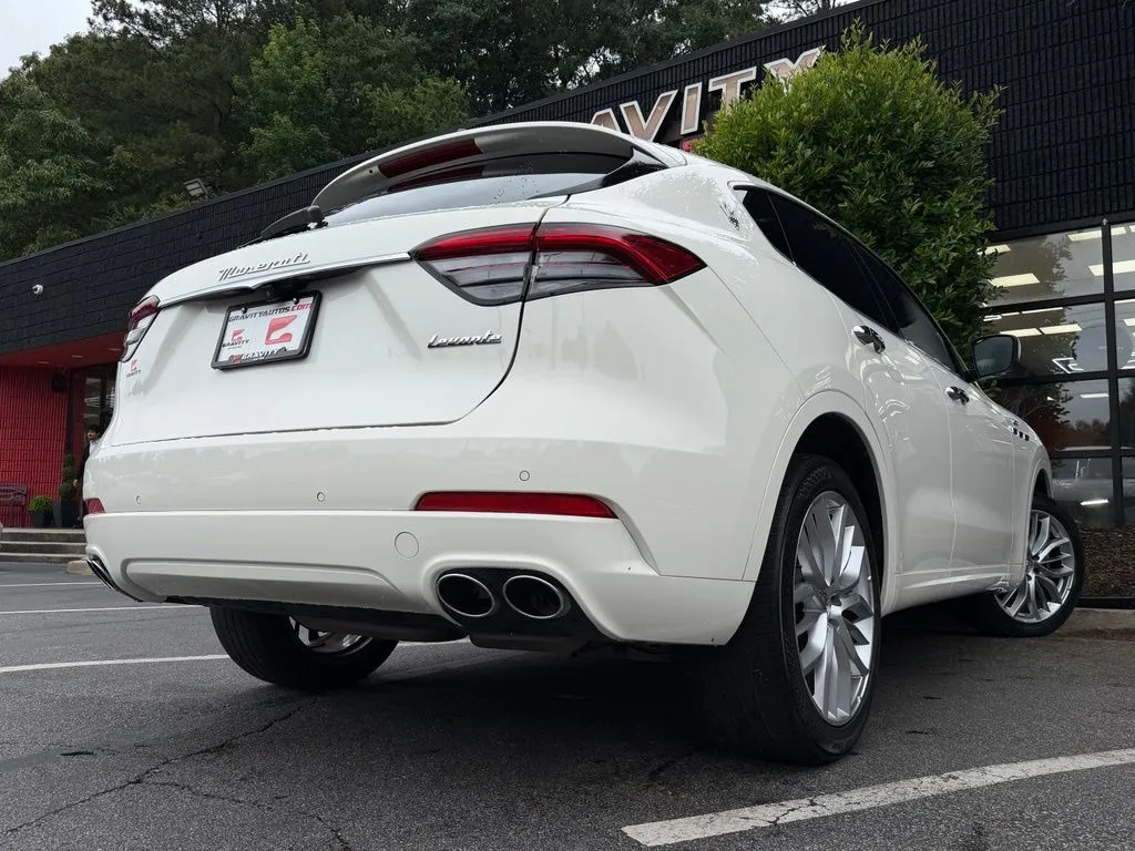 Maserati Levante photo 13
