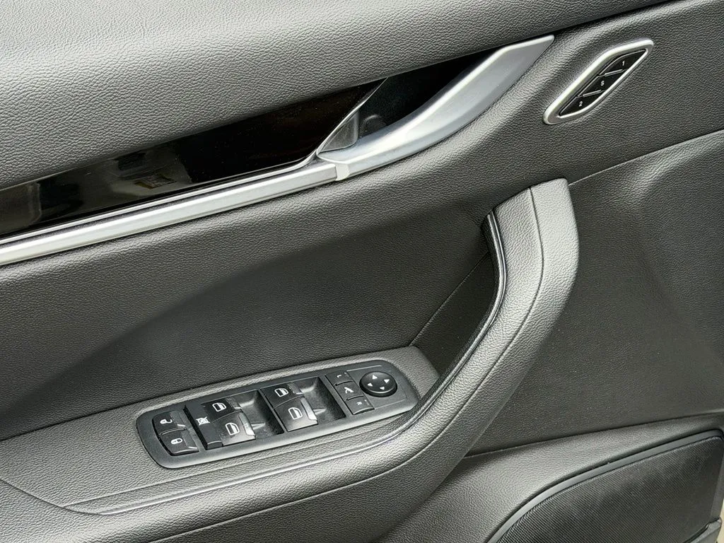 Maserati Levante photo 30