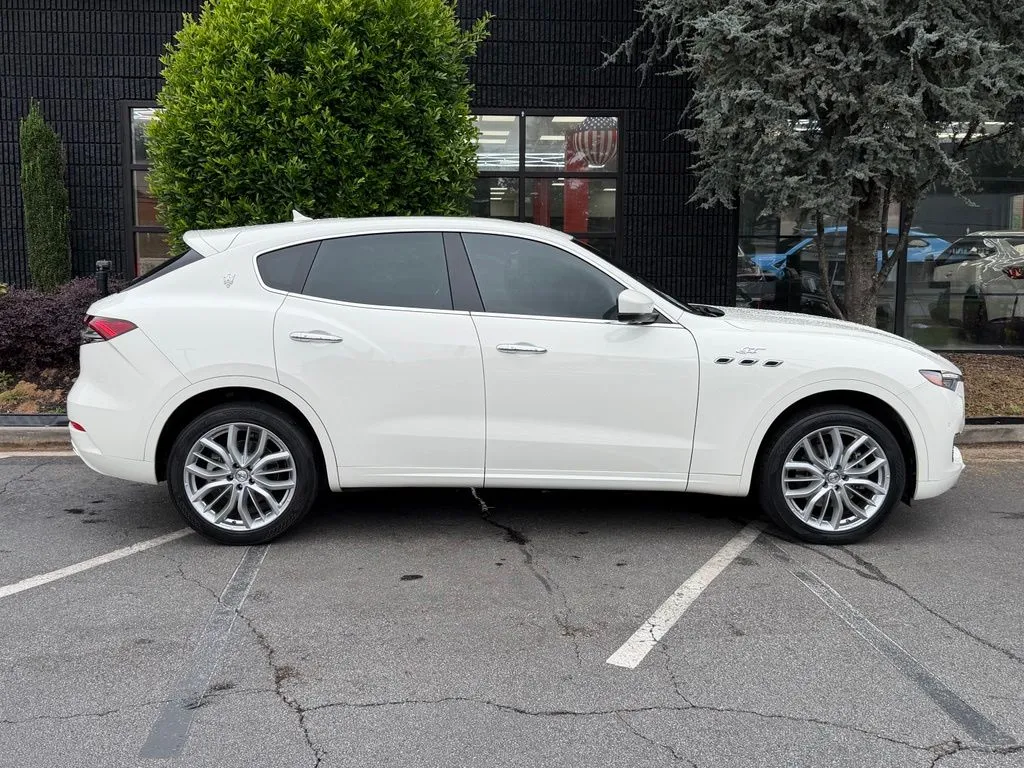 Maserati Levante photo 21