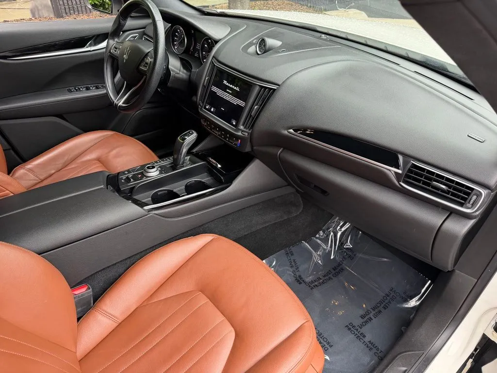 Maserati Levante photo 33
