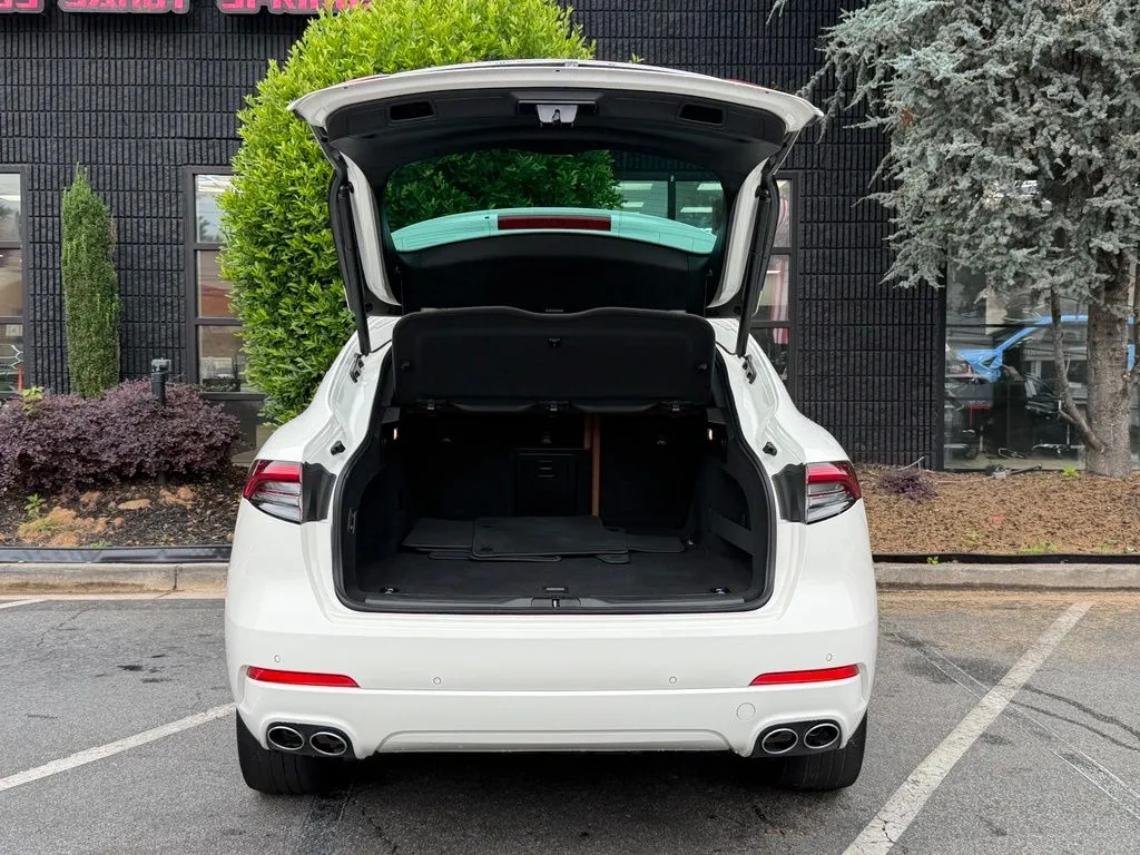 Maserati Levante photo 17