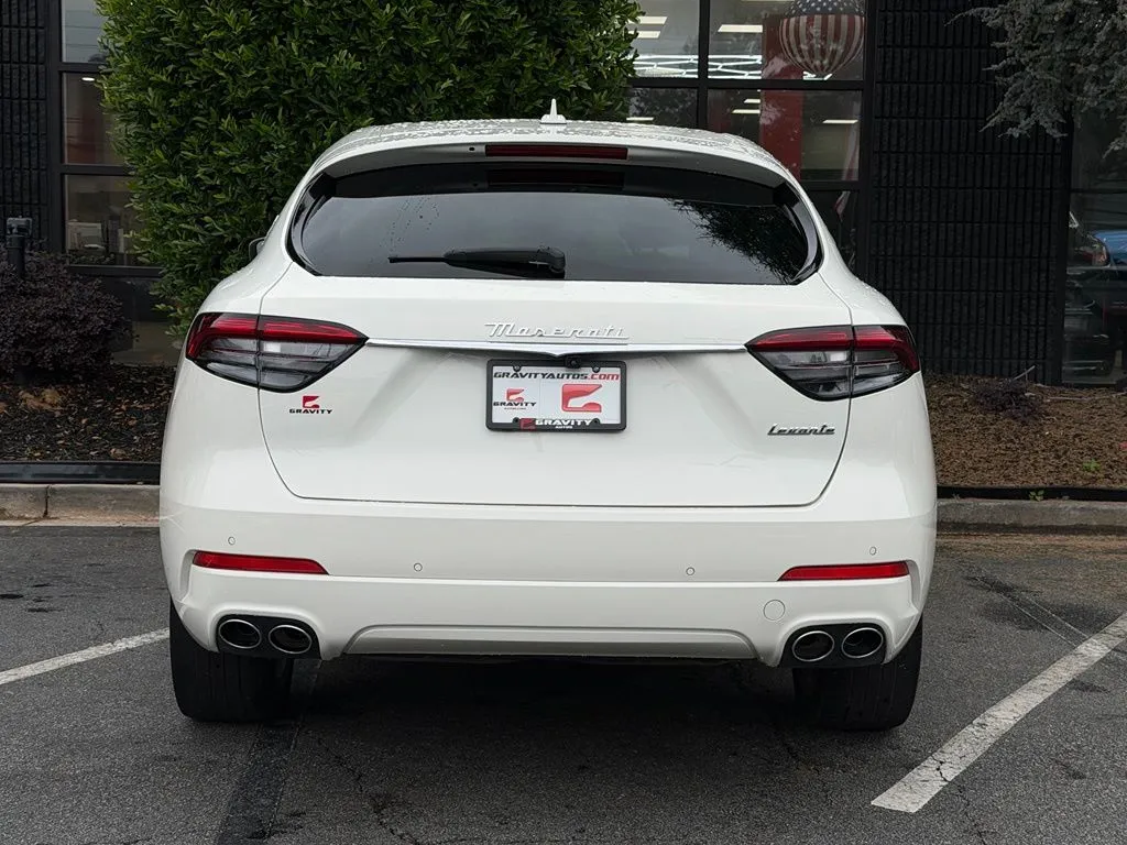 Maserati Levante photo 14