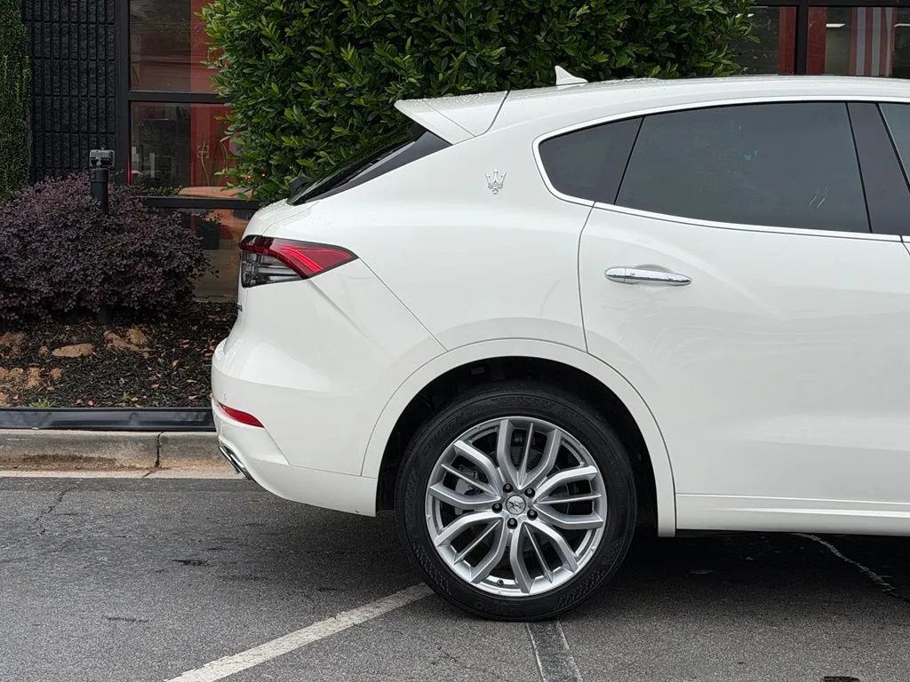 Maserati Levante photo 22