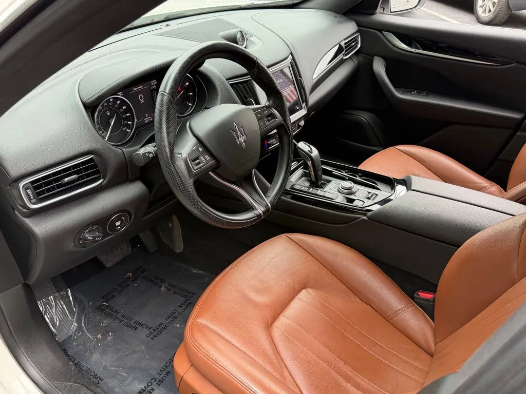 Maserati Levante photo 24
