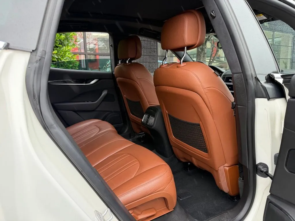 Maserati Levante photo 39