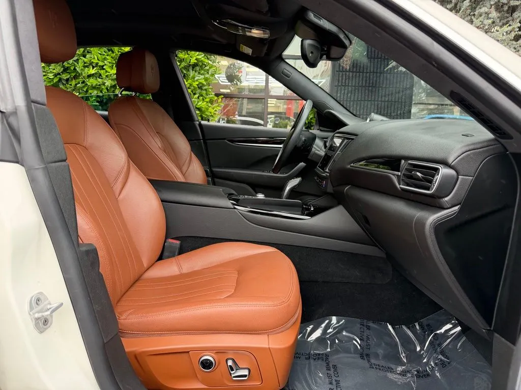 Maserati Levante photo 34
