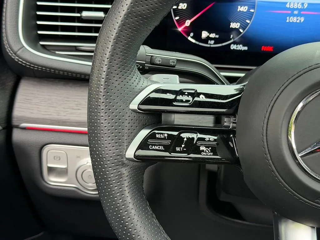 Mercedes-Benz GLS photo 44