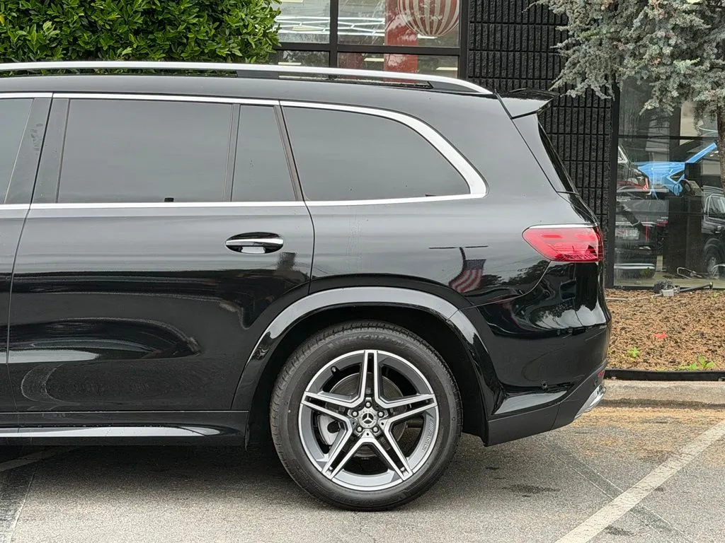 Mercedes-Benz GLS photo 11