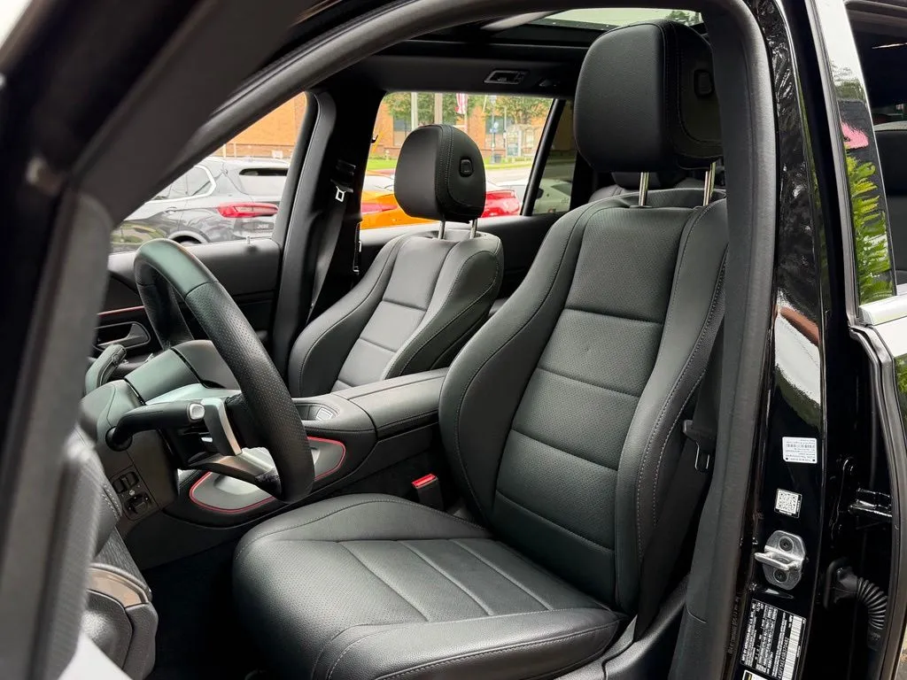 Mercedes-Benz GLS photo 26