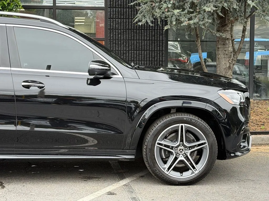 Mercedes-Benz GLS photo 23