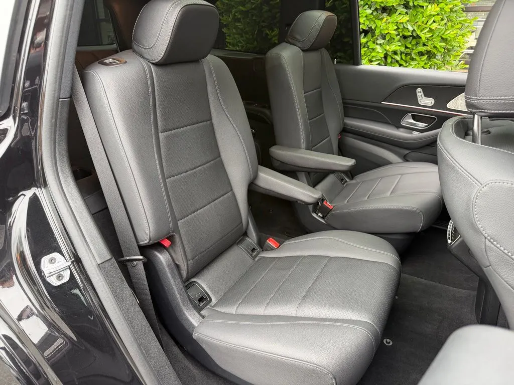 Mercedes-Benz GLS photo 38
