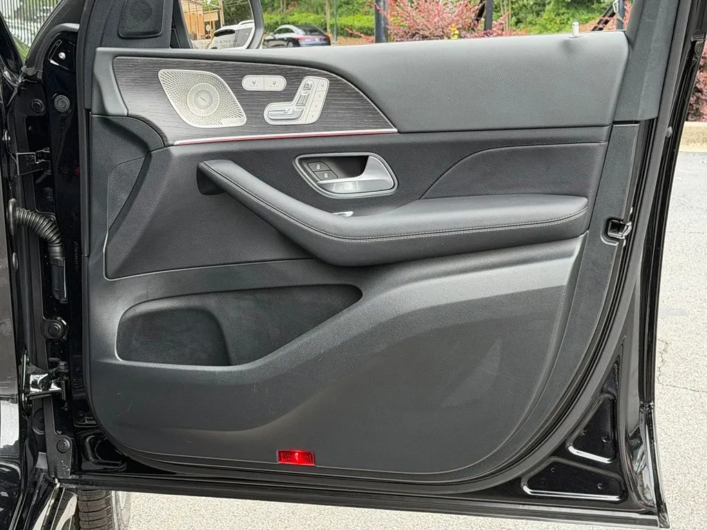 Mercedes-Benz GLS photo 35