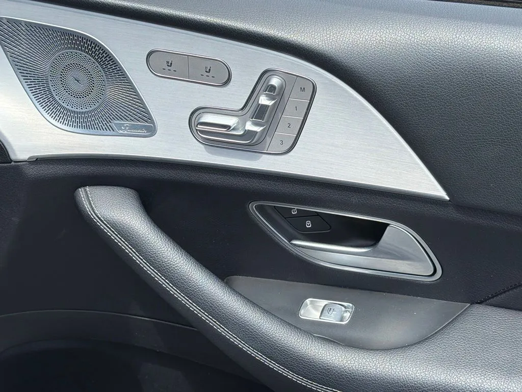 Mercedes-Benz GLE photo 36