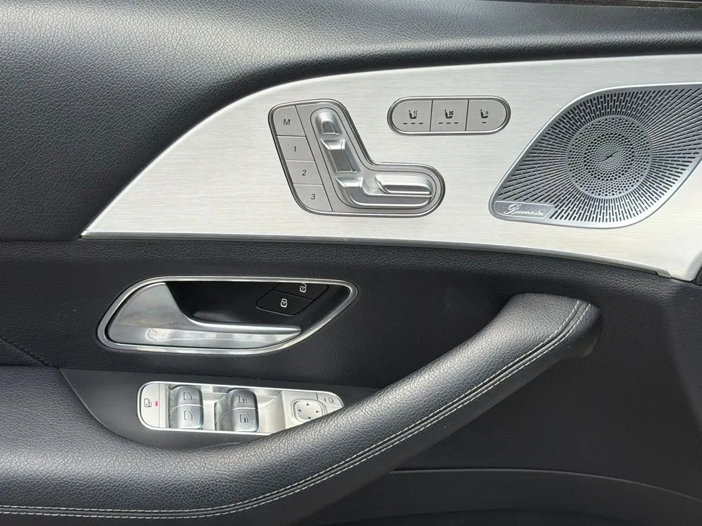 Mercedes-Benz GLE photo 29