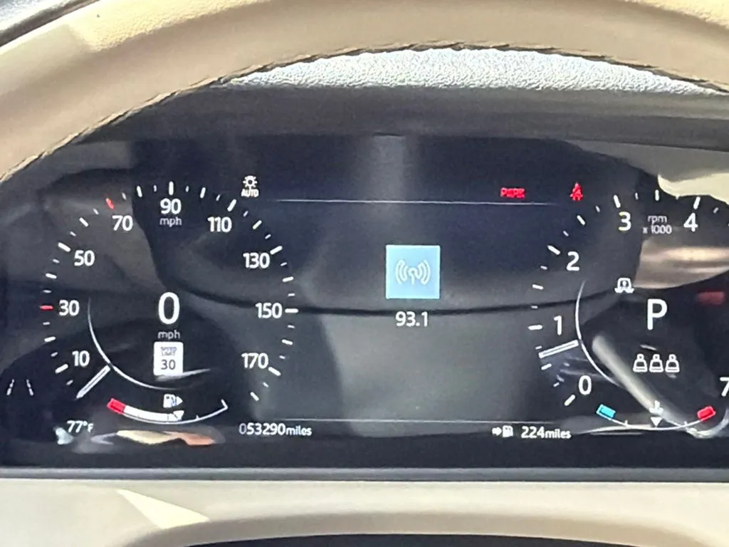 Land Rover Range Rover Velar photo 46