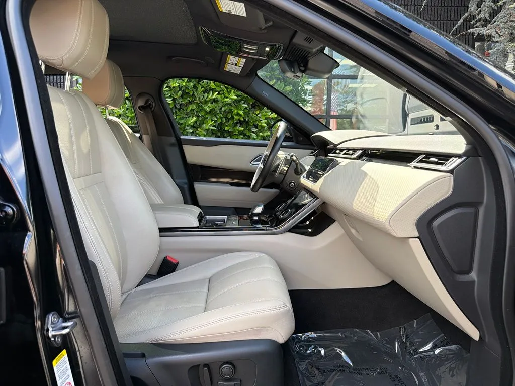 Land Rover Range Rover Velar photo 33