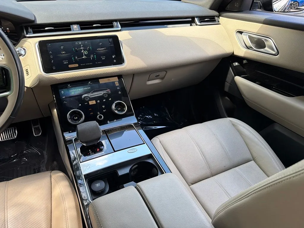 Land Rover Range Rover Velar photo 42