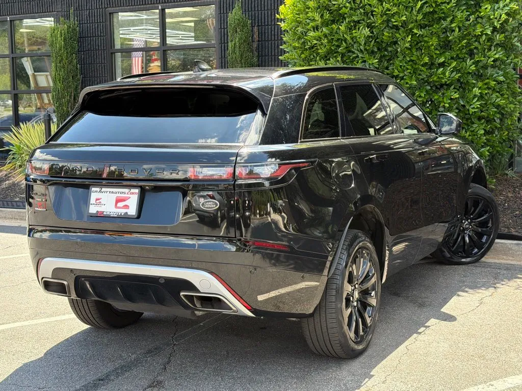 Land Rover Range Rover Velar photo 12