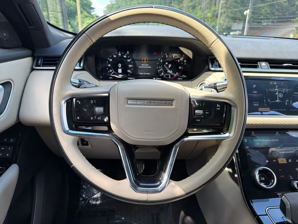 Land Rover Range Rover Velar photo 43