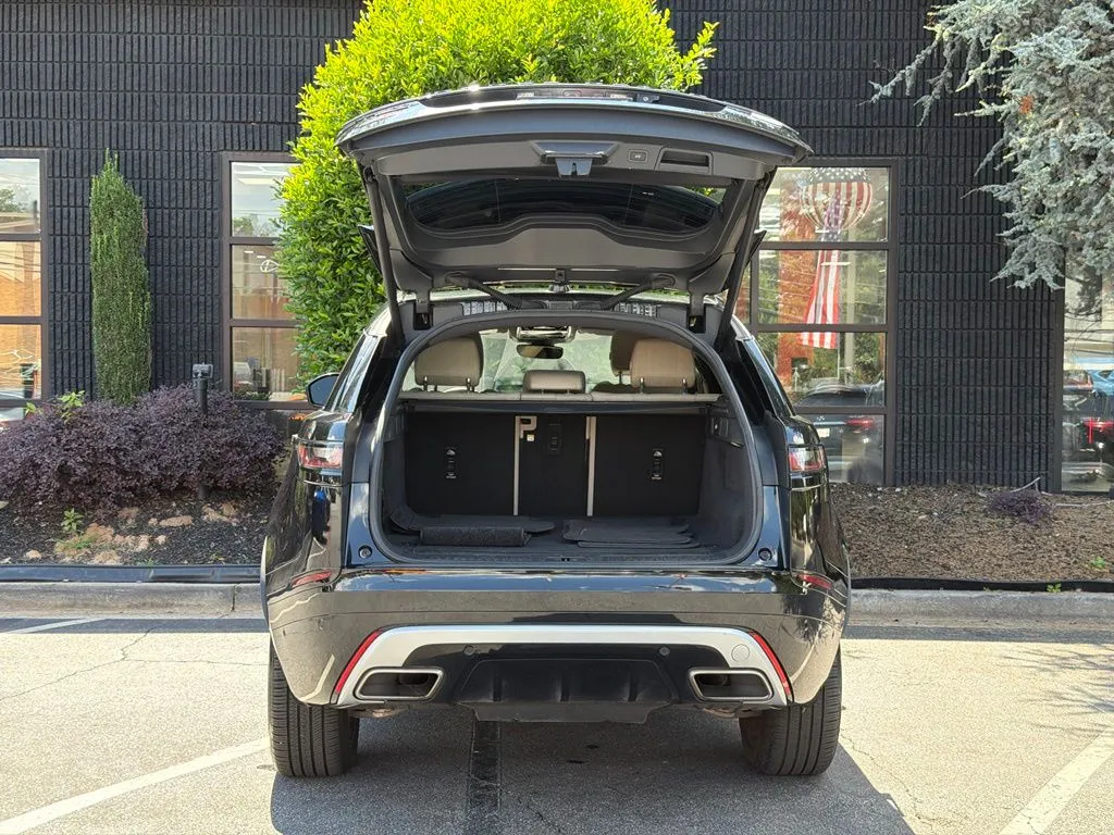 Land Rover Range Rover Velar photo 17
