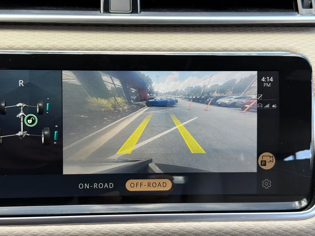 Land Rover Range Rover Velar photo 51