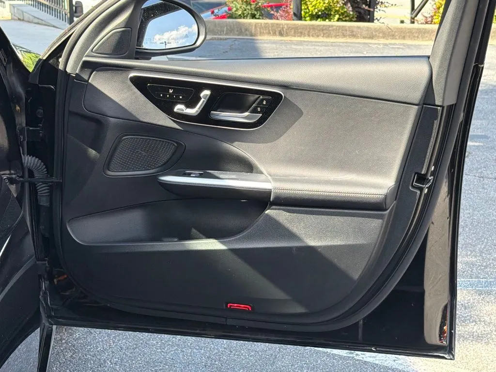 Mercedes-Benz C-Class photo 35