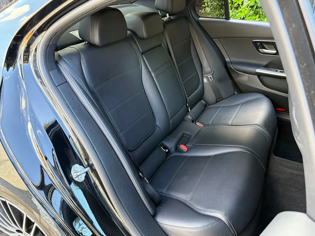 Mercedes-Benz C-Class photo 38