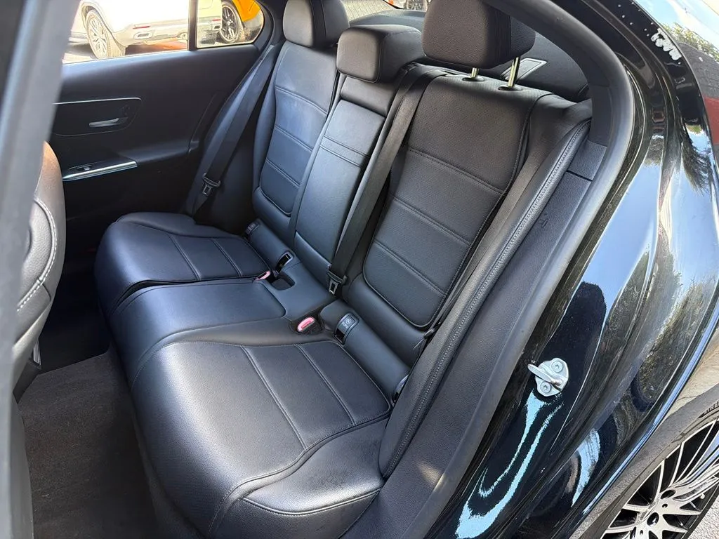 Mercedes-Benz C-Class photo 31